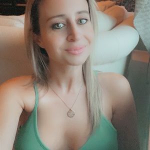 Meet your Posher, Alexandra